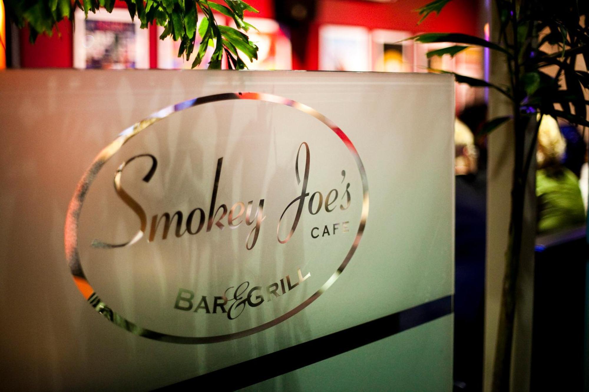 Ramada By Wyndham Hervey Bay Eksteriør bilde Smokey Joe's